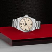 Tudor_M79930-0007_3