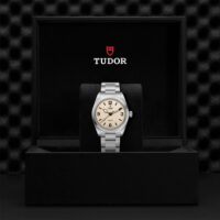 Tudor_M79930-0007_4